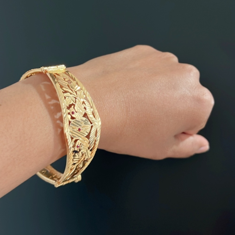 Gold plated kadda ( bracelet)